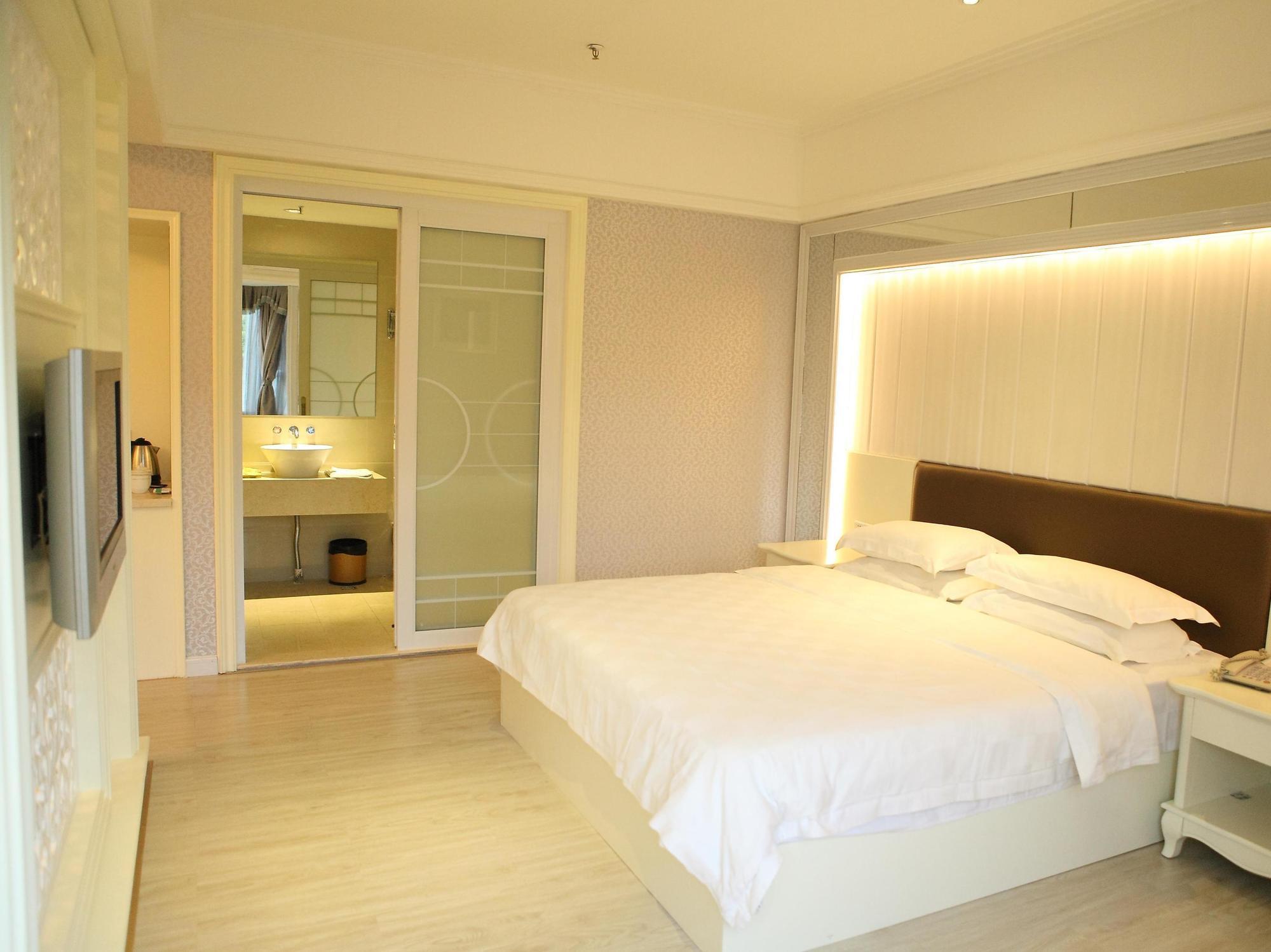Bluesky Hotel Guangzhou Exterior foto