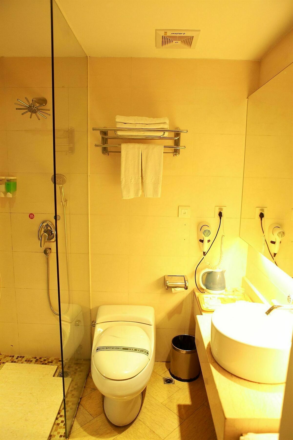 Bluesky Hotel Guangzhou Exterior foto