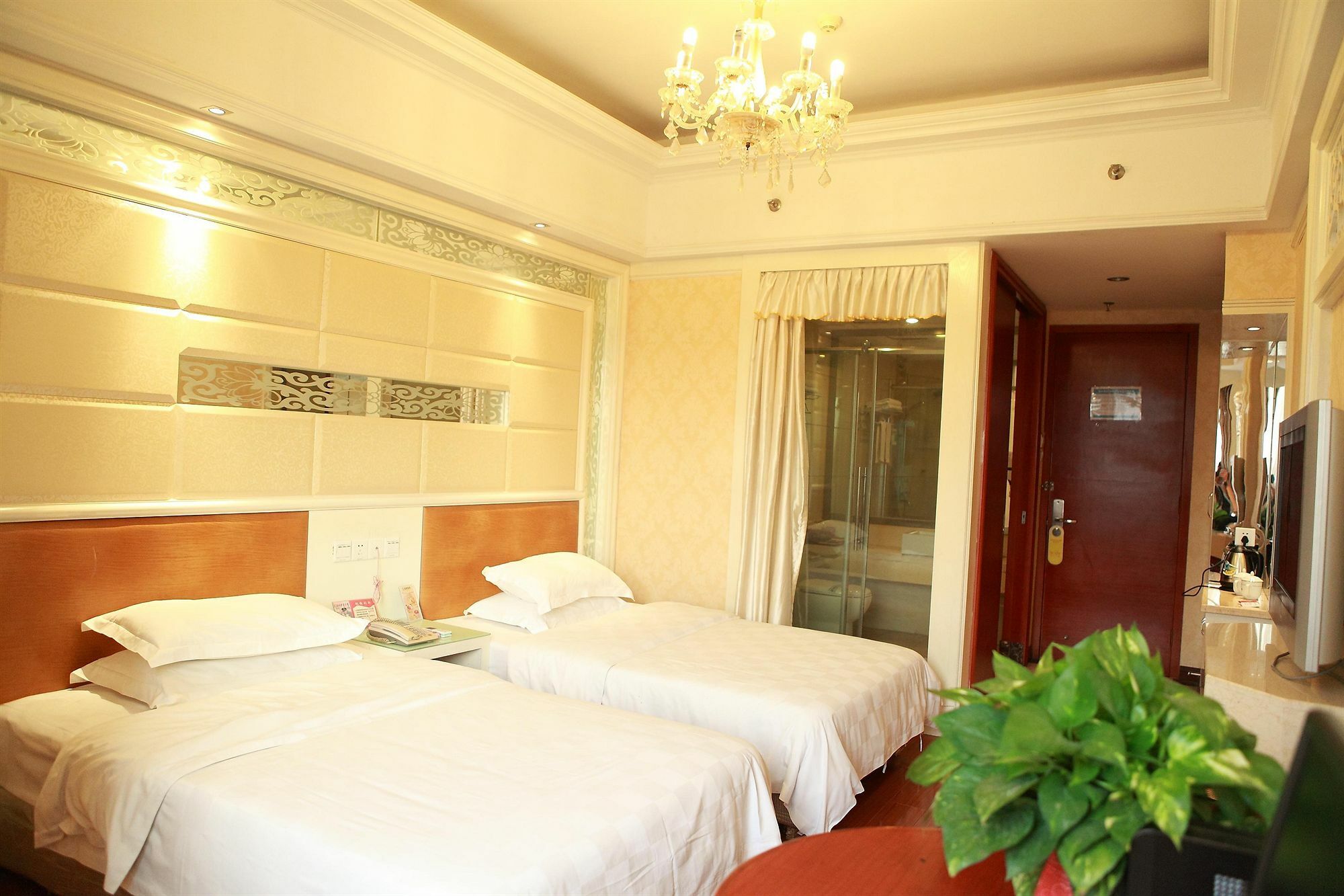 Bluesky Hotel Guangzhou Exterior foto
